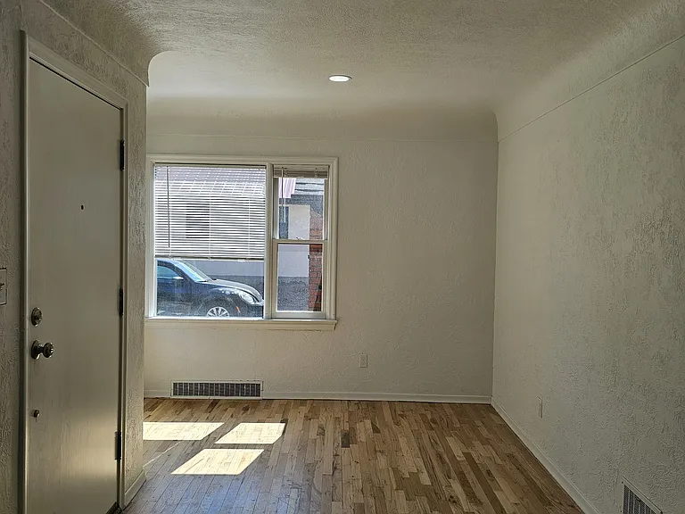 Front entry- great flex space