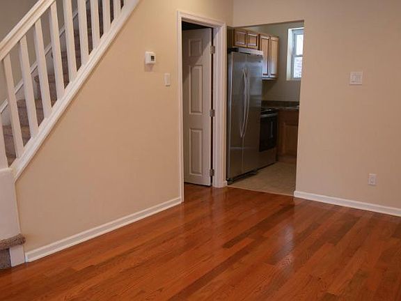 4th image of 2332 S Beulah St