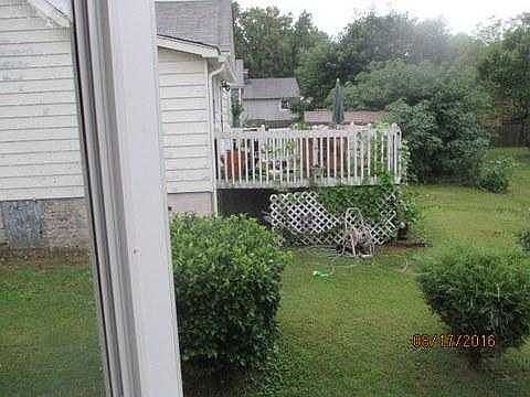 adjoniing neighbor disrepair