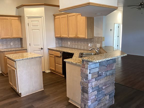 5th image of 17552 Zinc Dr