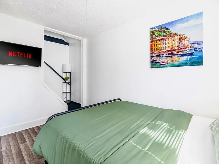 1822 W 57th St #2 — Photo 16