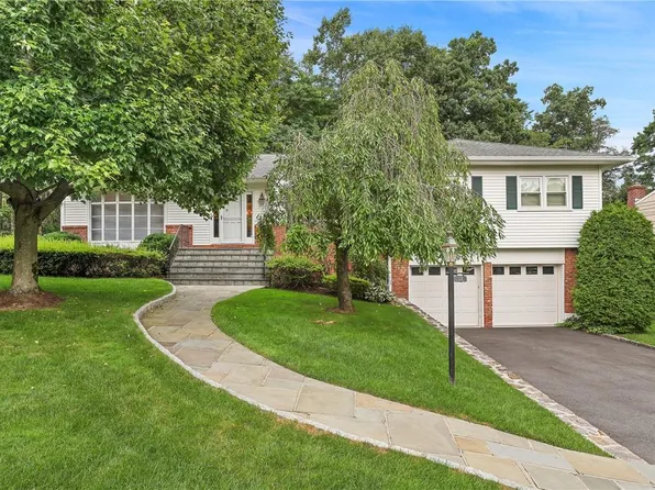 17 Magnolia Road, Scarsdale, NY 10583