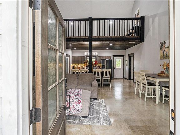 5th image of 2032 Pahal Rd