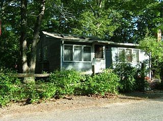 1st image of 107 Noyac Ave