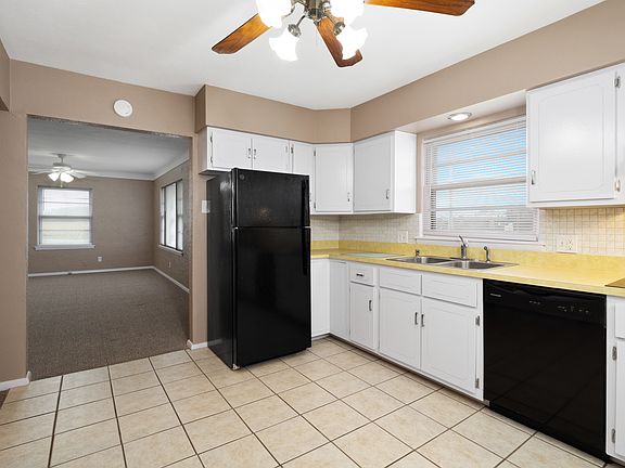 5th image of 4601 Blumberg Ln
