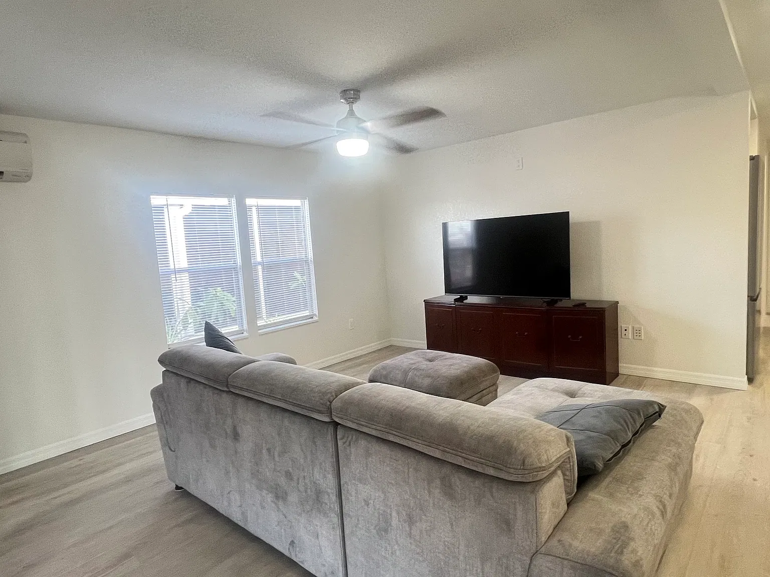 2 bed, 1090 sqft, $950 — Photo 4