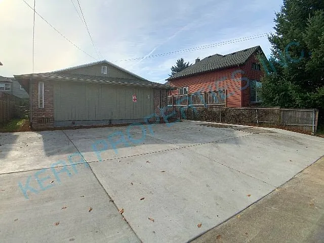 602 NE Jessup St — Photo 13