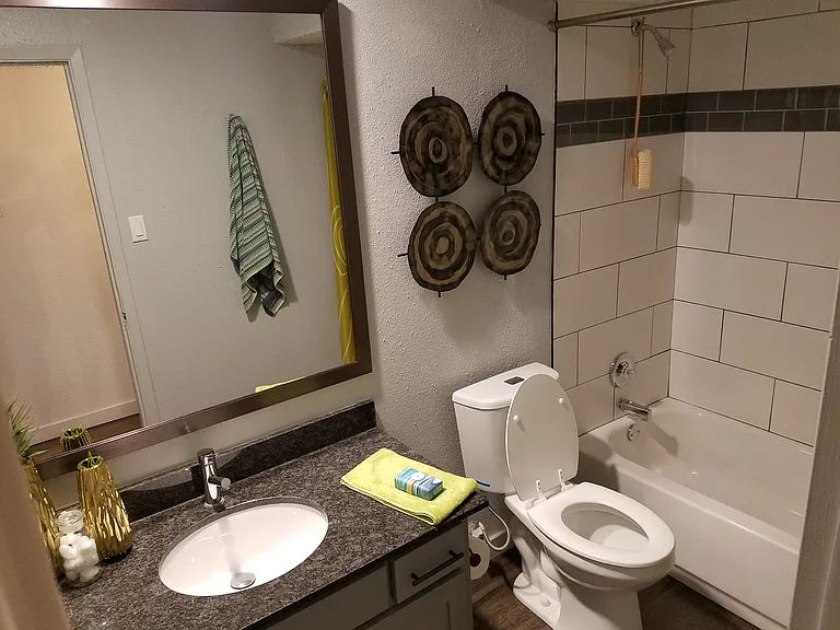 Verde Apartments — Photo 20