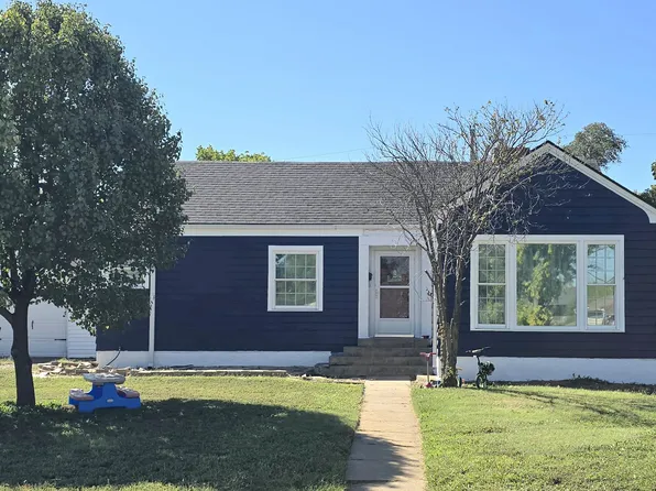 206 E 14th St, Ellis, KS 67637