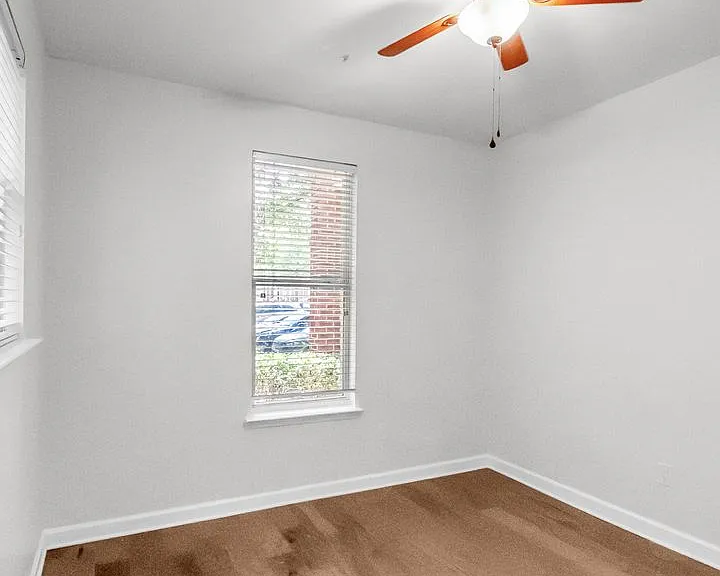714 Northeast Dr #52 — Photo 6