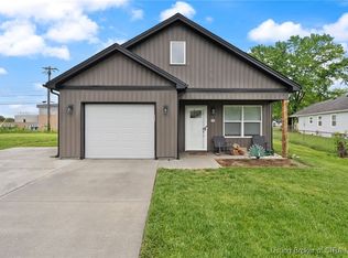 102 Crestview Ct, Charlestown, IN 47111