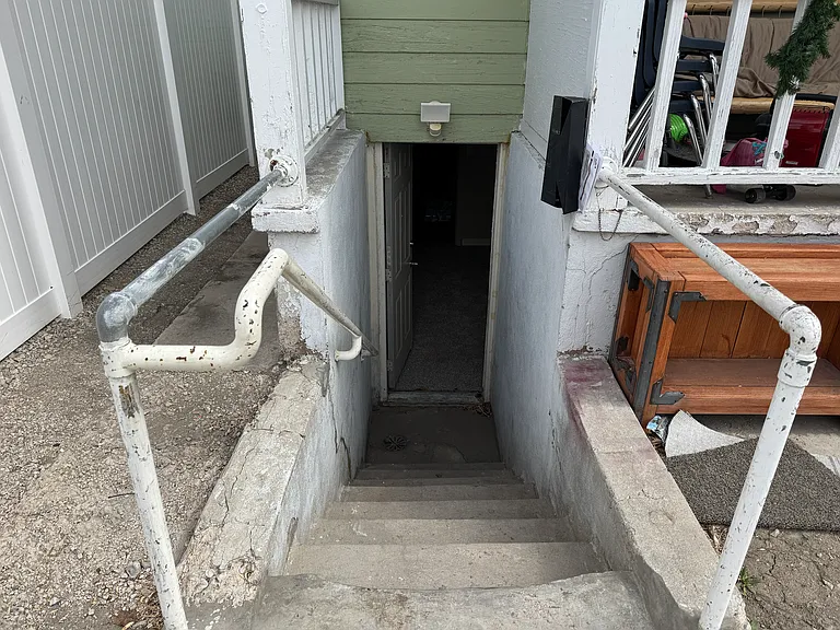 140 N 200 E — Photo 8