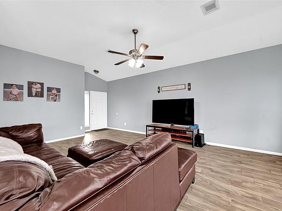 4th image of 10707 Mocker Nut St