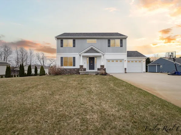 14656 Crescent Meadows Dr, Cedar Springs, MI 49319