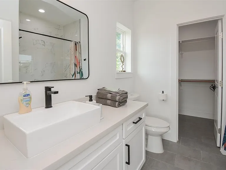 2620 McIlhenny St — Photo 27