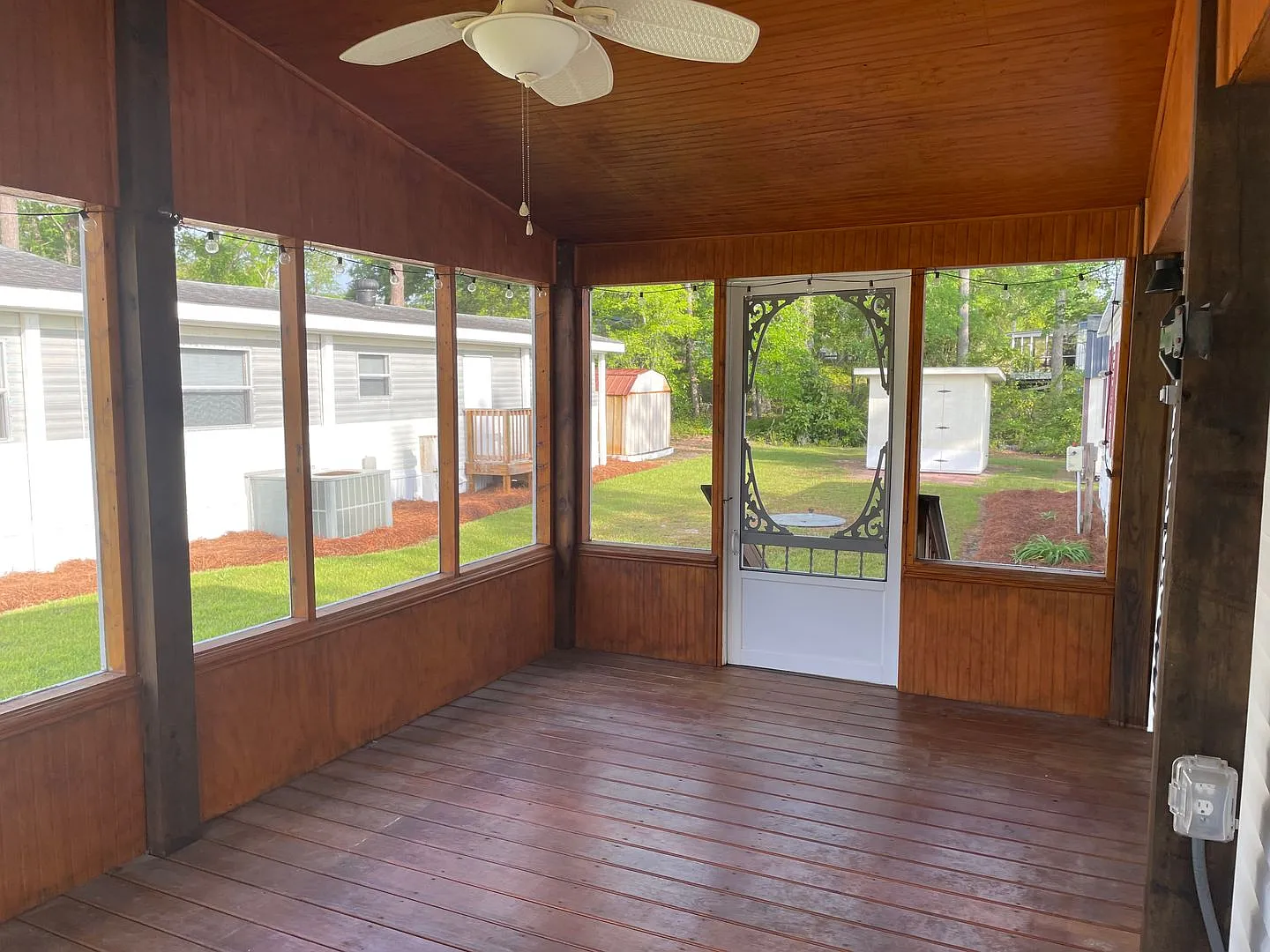 2 Bedroom 2 Bathroom Single Wide in Sunset Beach — Photo 4