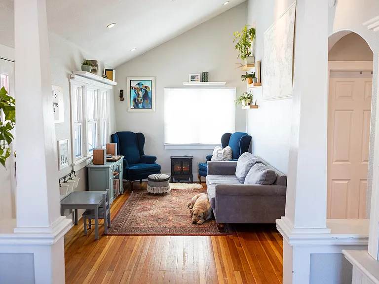 2103 S Clarkson St — Photo 4