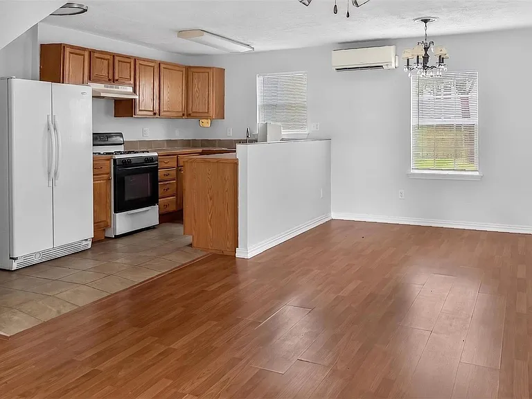 1118 Hunter Dr #A — Photo 5