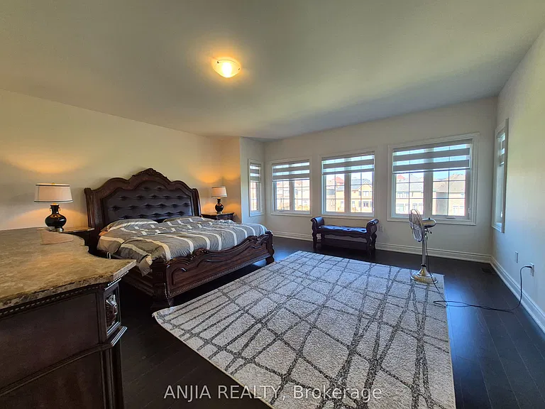 50 Meadow Vista Cres #UPPER — Photo 32