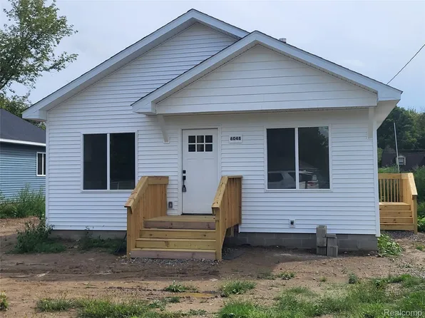 6048 Pearl St, Burton, MI 48509