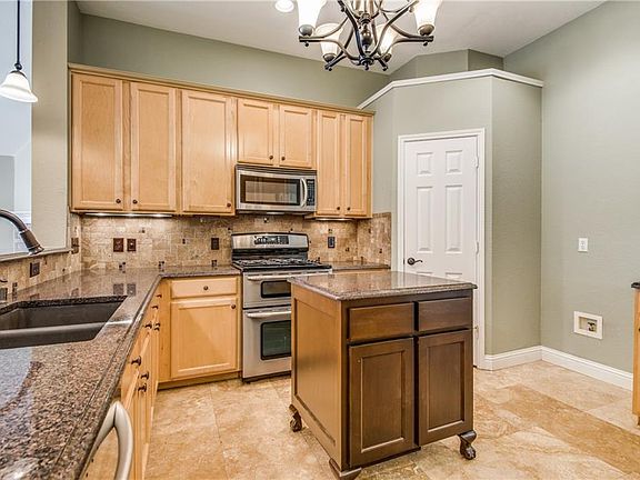4th image of 10612 Wild Oak Dr