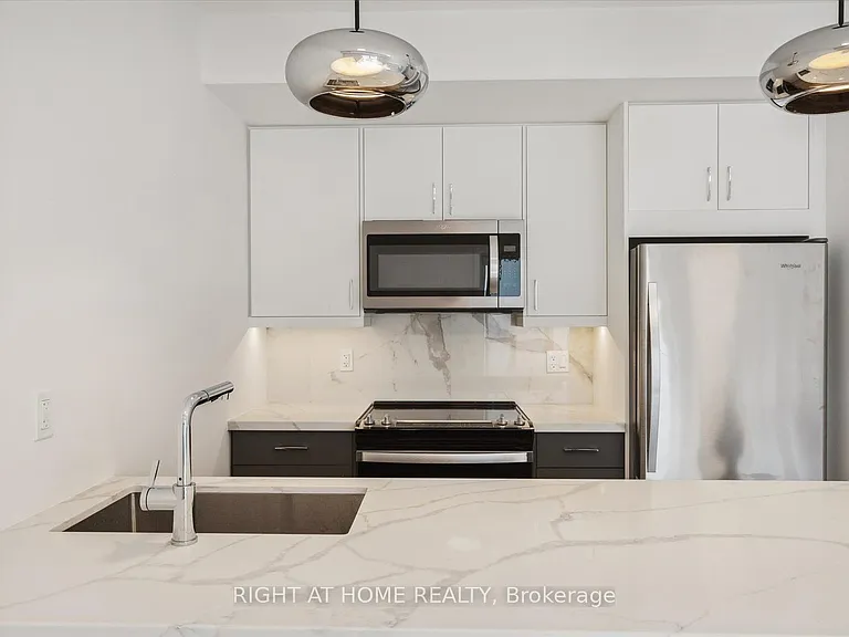 367 Howland Ave #2 — Photo 5