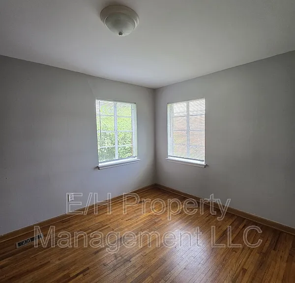 718 S Hunter St — Photo 10