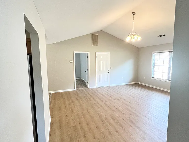 309 Christian Ln — Photo 15