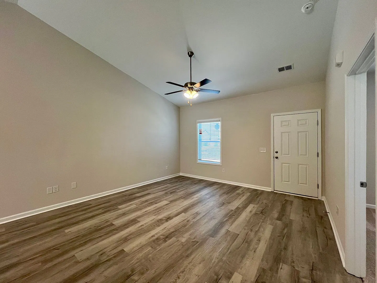 Beautiful Duplex! — Photo 4