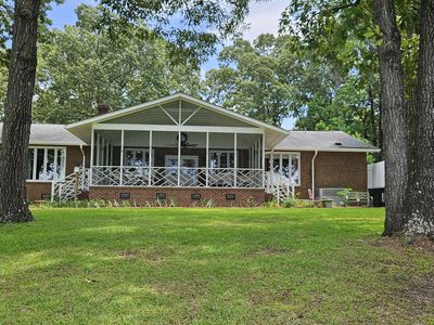 303 E Arrowhead Drive, Clinton, NC, 28328