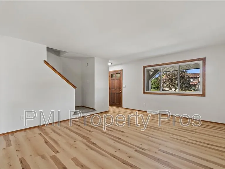 8150 S 88th St — Photo 5