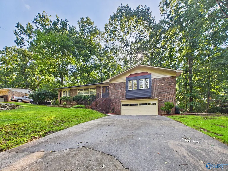 6808 Jones Valley Dr SE — Photo 1