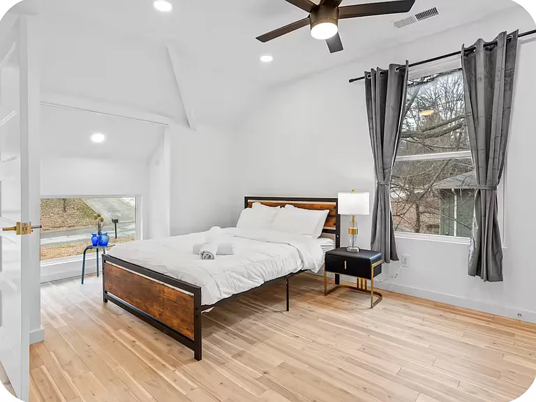 1195 Shalimar Dr NE — Photo 12