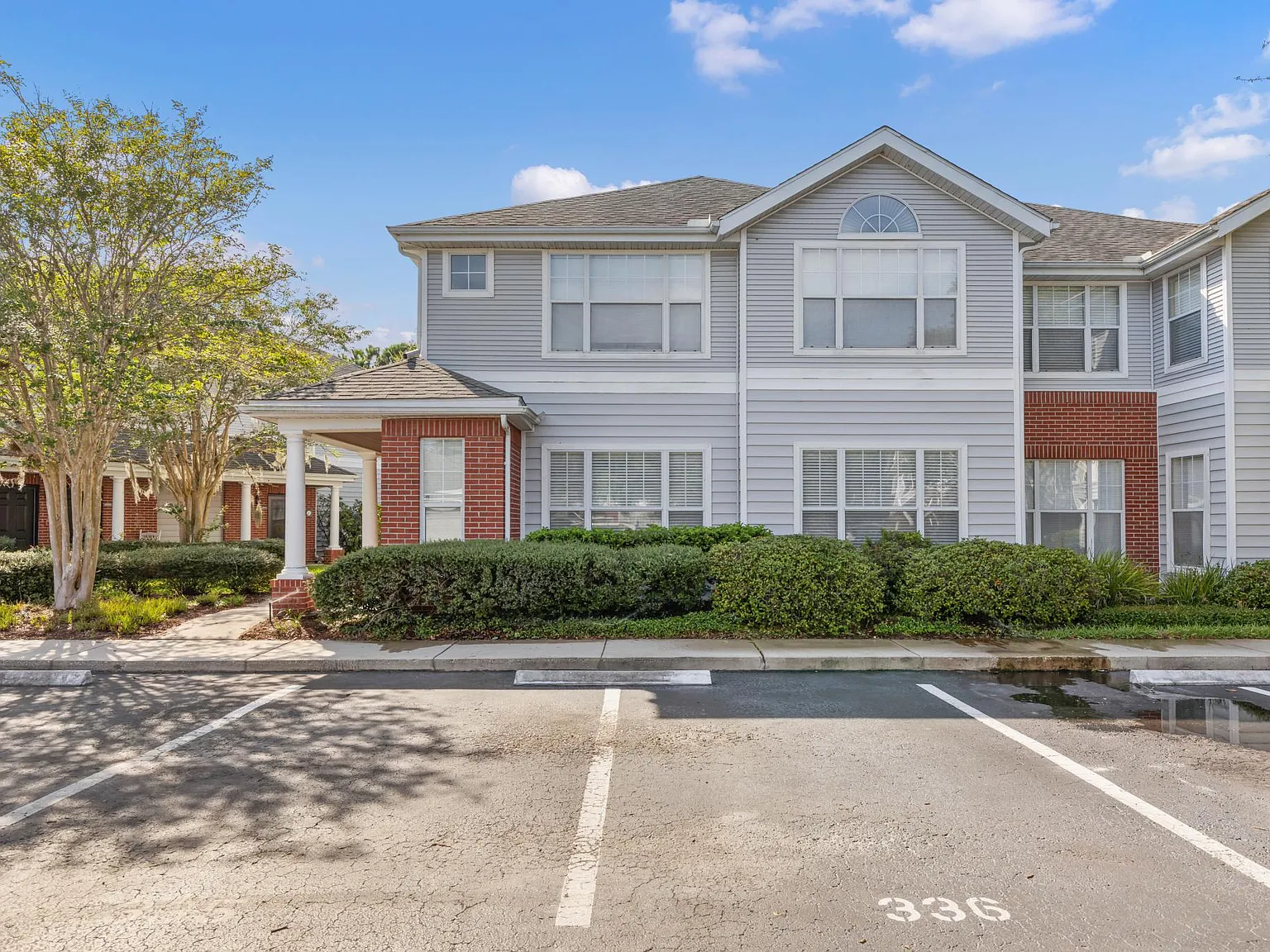 1 bed, 910 sqft, $1,695 — Photo 3