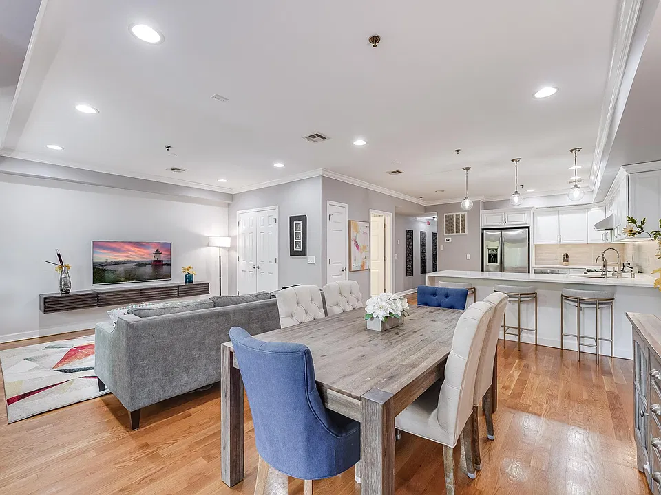 78 Monroe St #3