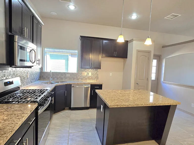 3857 Loma Cortez Dr — Photo 7