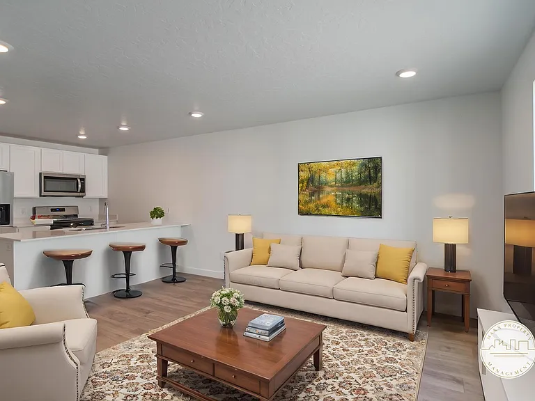 1432 S 3680 E — Photo 2
