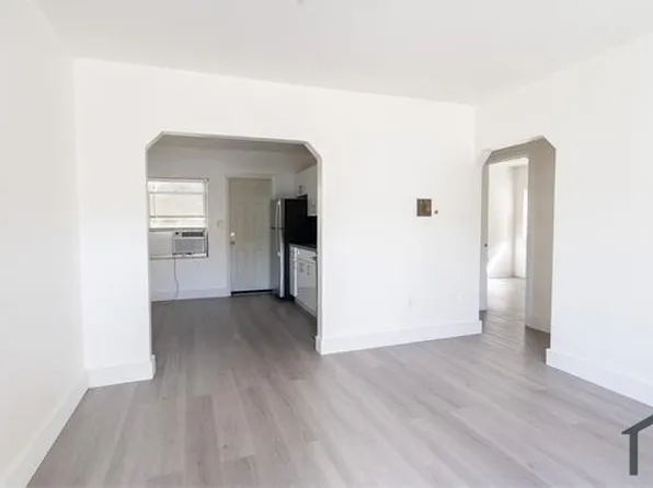 7021 NW 4th Ct, Miami, FL 33150