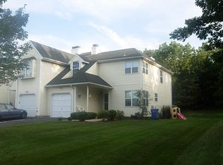 16 Spokane Ln, Branchburg, NJ 08876