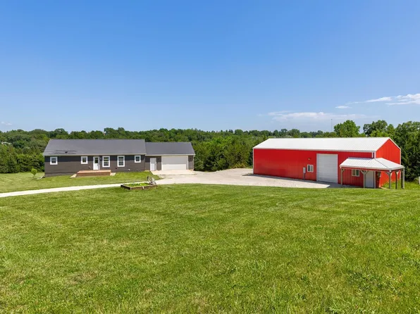 20014 352nd Pl, Earlham, IA 50072