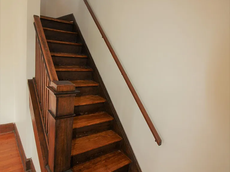 5517 Warren Ave — Photo 3