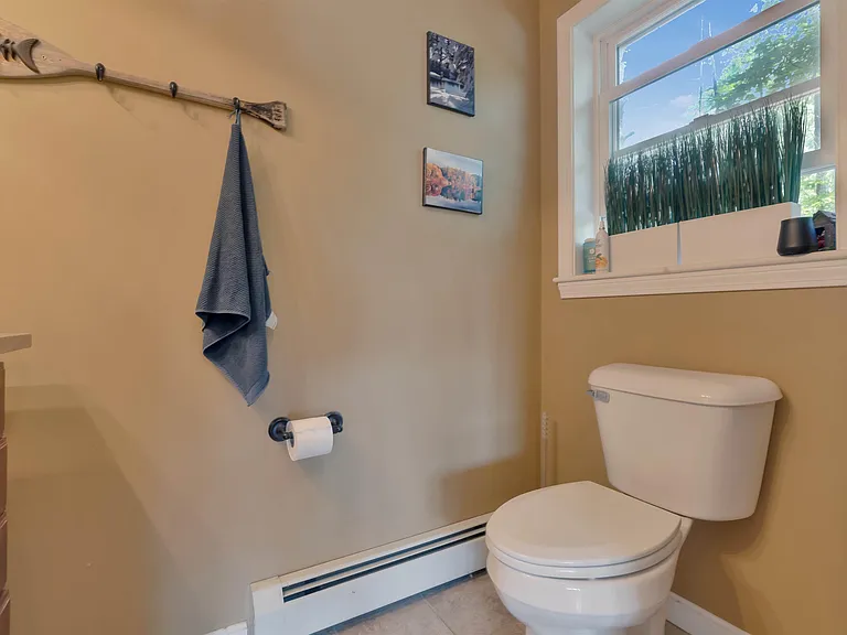 77 Barkers Pond Rd — Photo 12