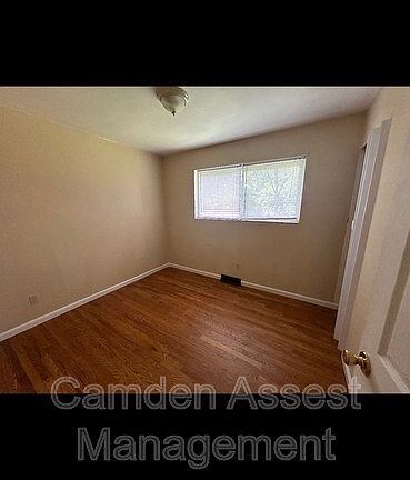 3rd image of 9992 Fox Hall Ct