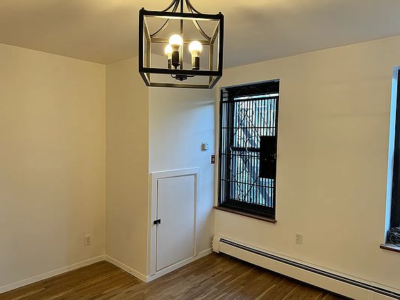 5th image of 517 E 5th St APT 400