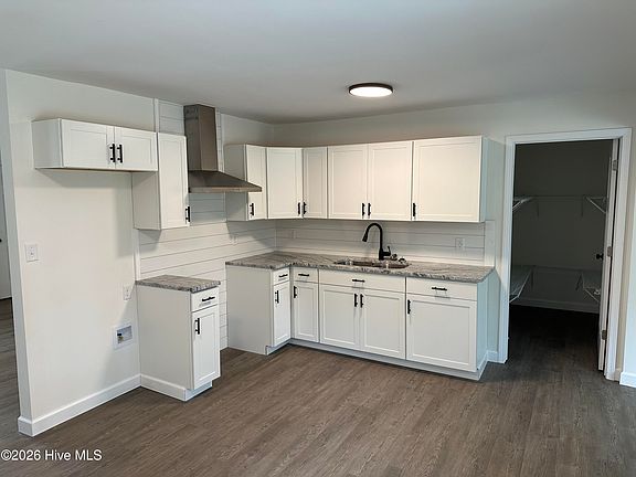 3rd image of 11140 Barnes Bridge Road