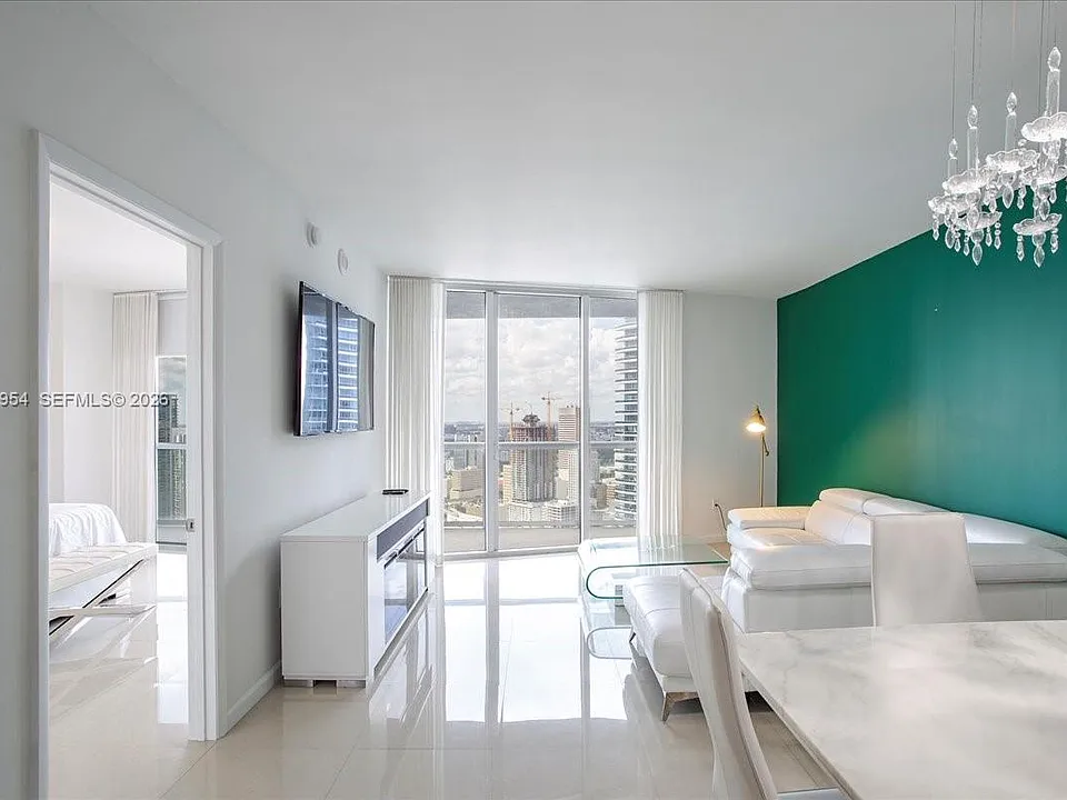 465 Brickell Ave #4306
