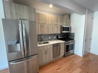 2825 33rd St #4, Astoria, NY 11102