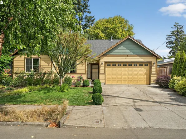 9015 SE Regents Dr, Milwaukie, OR 97222