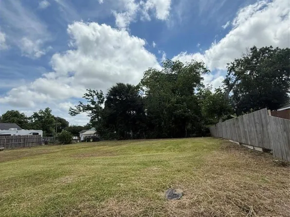 106 S Washington St, Texas City, TX 77591