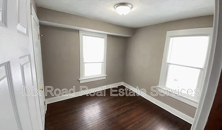 337-339 Knecht Dr #KNECHT 337 — Photo 11